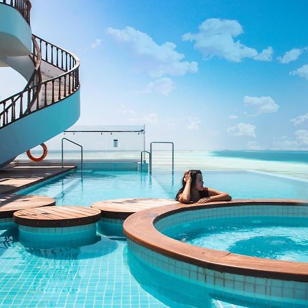 Stone Hotels Dhiffushi Bagian luar foto