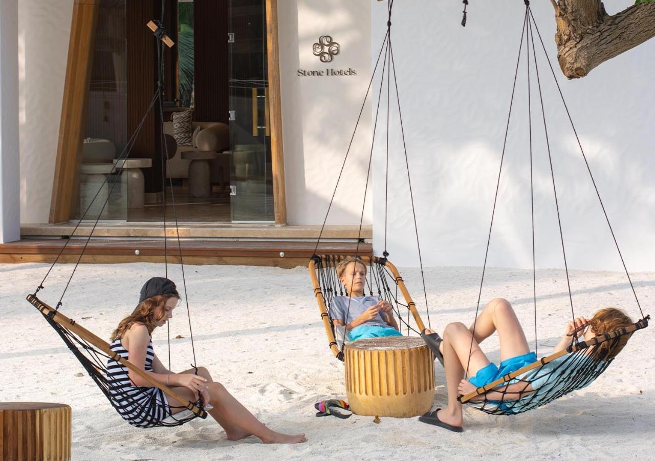 Stone Hotels Dhiffushi Bagian luar foto