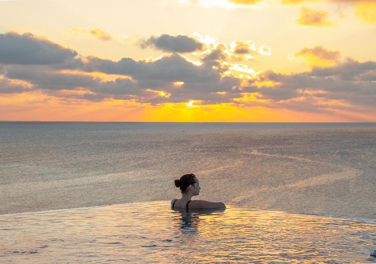 Stone Hotels Dhiffushi Bagian luar foto