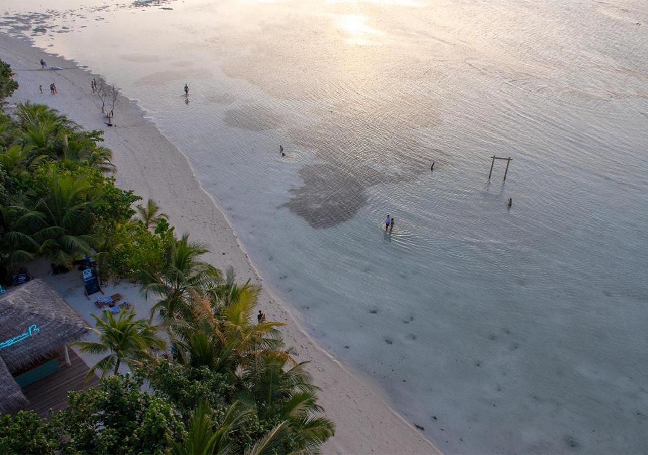 Stone Hotels Dhiffushi Bagian luar foto
