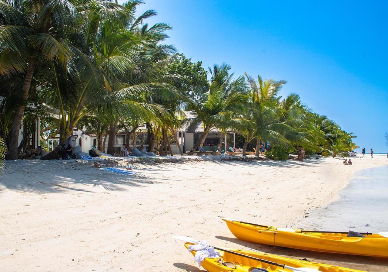 Stone Hotels Dhiffushi Bagian luar foto