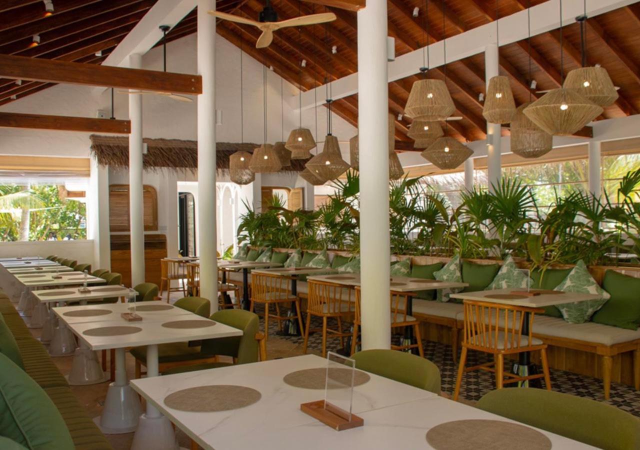 Stone Hotels Dhiffushi Bagian luar foto